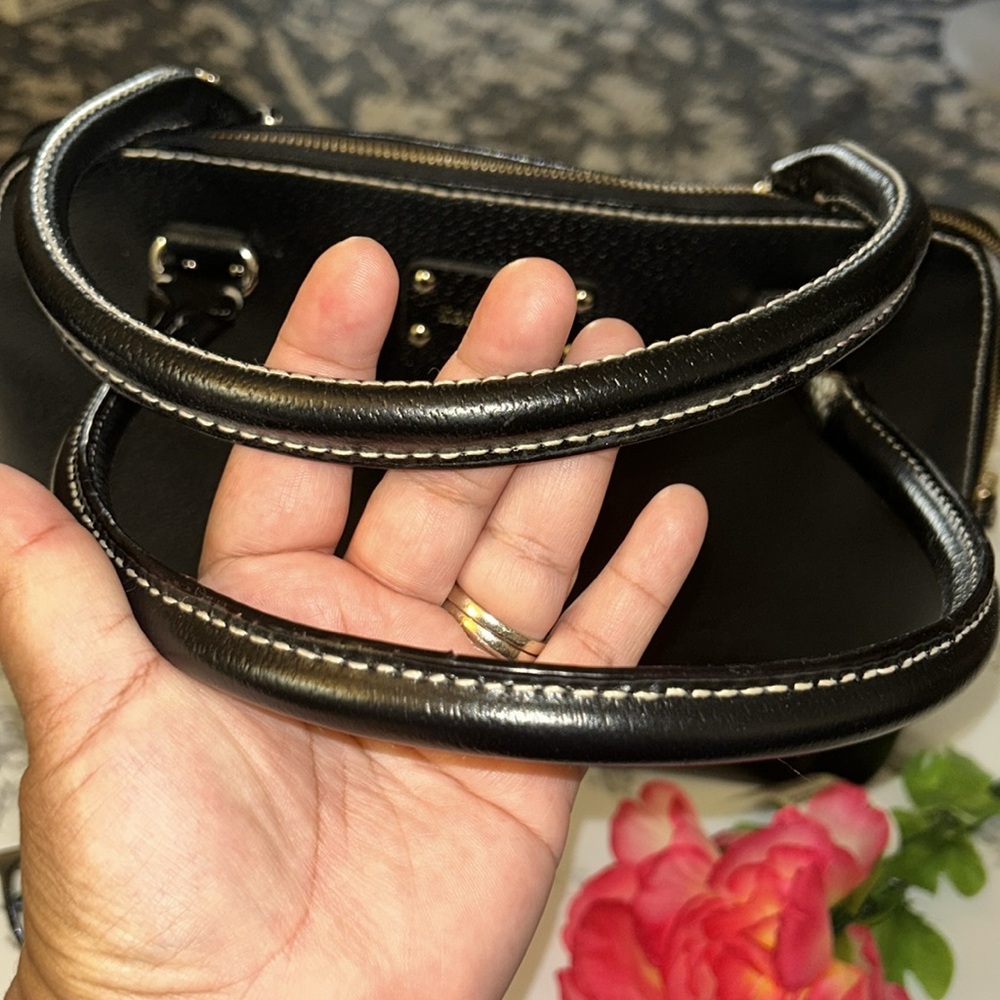 Kate Spade Black dome bag with Textured Finish black leather - Picture 3 of 14